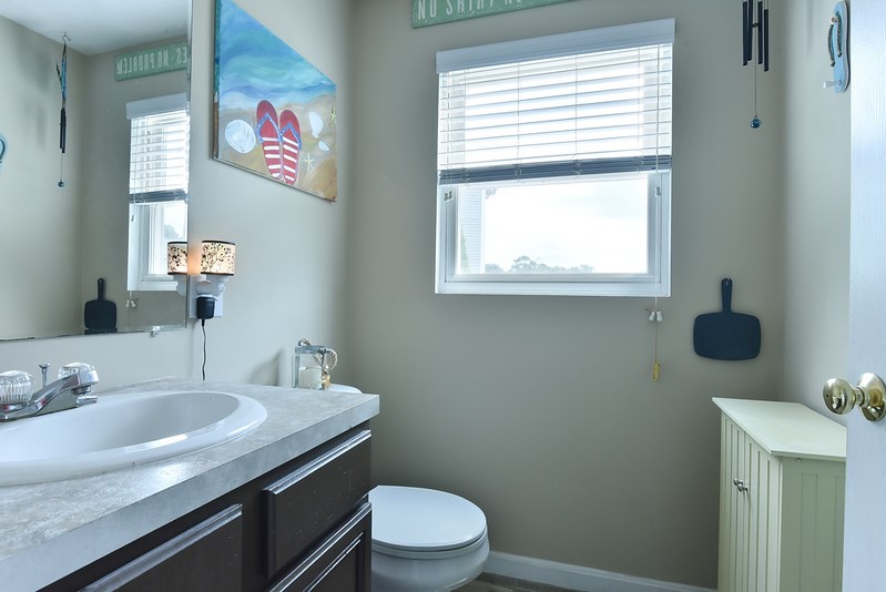 42 Remy Circle Warwick, RI 02886 - Photo 13 of 37 1/2 bath on 1st floor