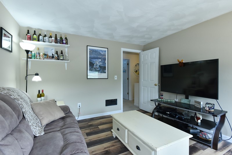 42 Remy Circle Warwick, RI 02886 - Photo 20 of 37 2nd bedroom or den