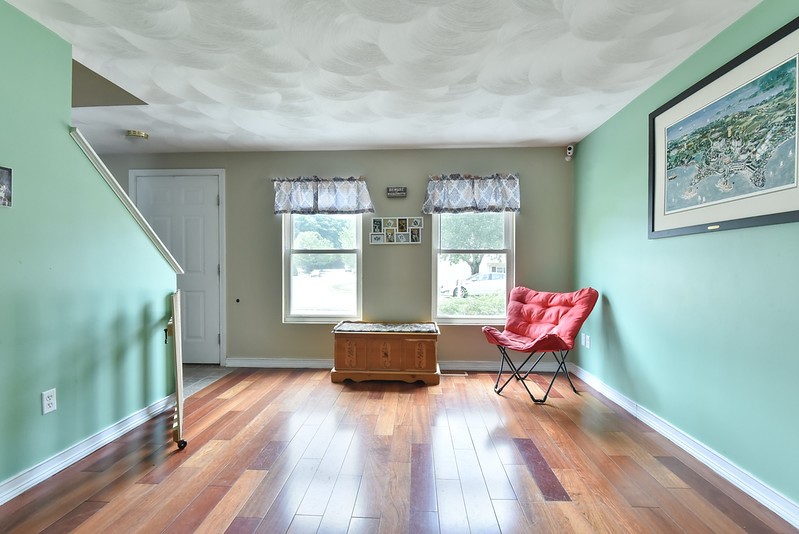 42 Remy Circle Warwick, RI 02886 - Photo 22 of 37 Dining room or den on first floor