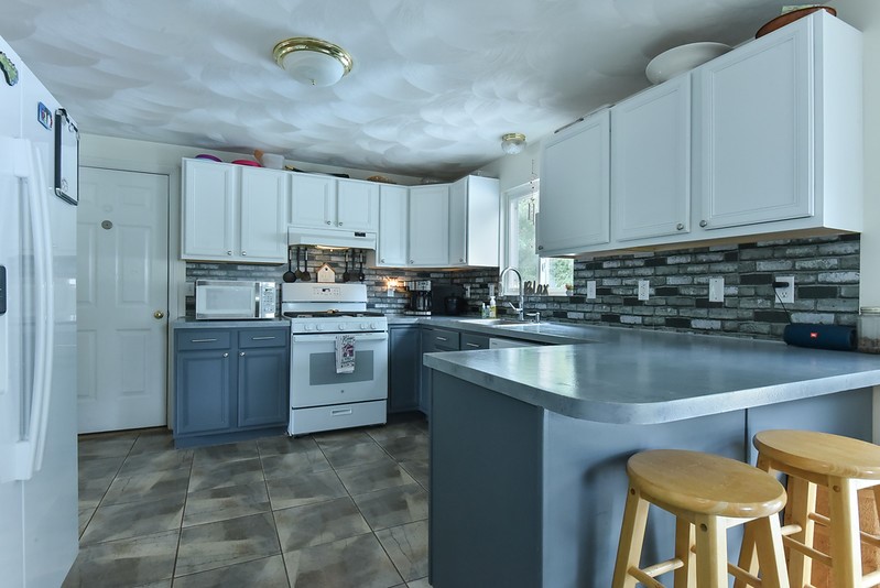 42 Remy Circle Warwick, RI 02886 - Photo 7 of 37 Kitchen