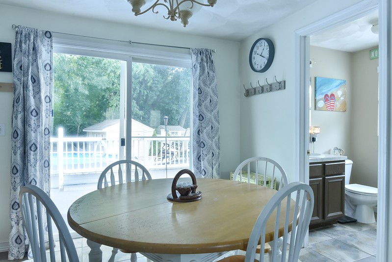 42 Remy Circle Warwick, RI 02886 - Photo 9 of 37 Eat in kitchen