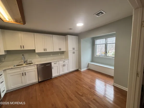 $2,300 | 274 Easy Street, Unit LEFT, Howell, NJ 07731
