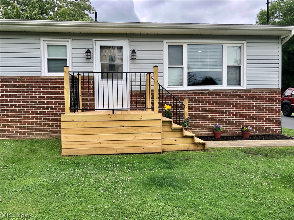 2141 Ruth Street Hubbard, OH 44425 - Photo 2 of 31 Gallery Image 2