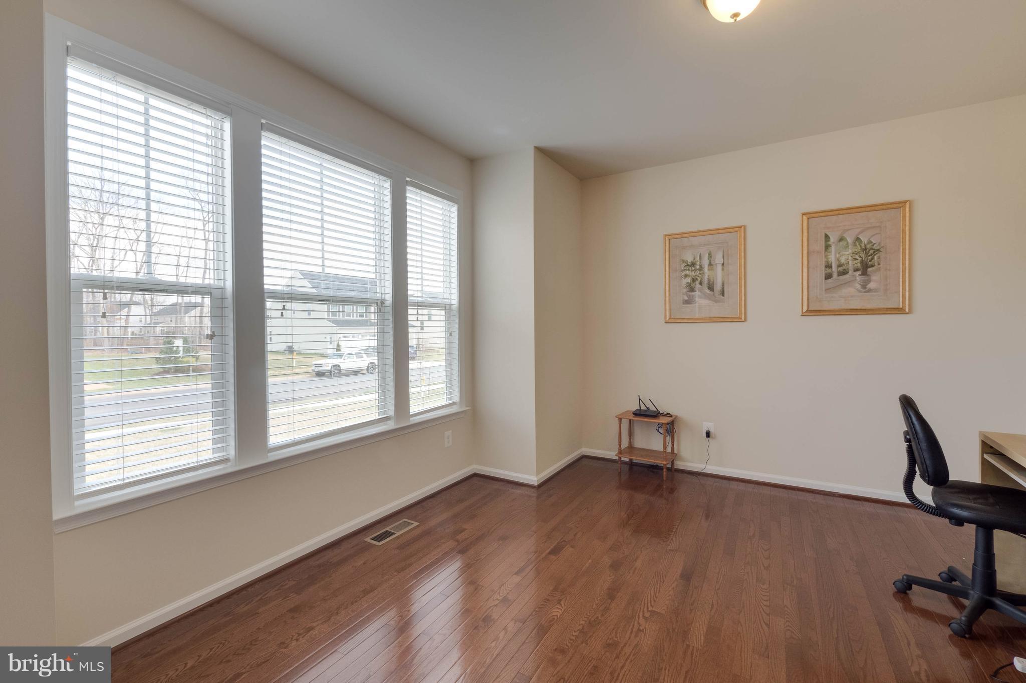 1227 Brittle Ridge Road Warrenton, VA 20187 - Photo 3 of 30 Office/Den