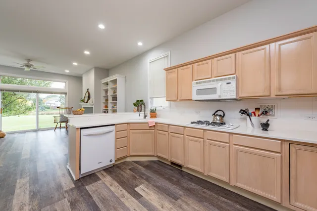 $349,500 | 3068 North Southern Hills Drive, Wadsworth, IL 60083