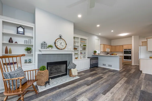 $349,500 | 3068 North Southern Hills Drive, Wadsworth, IL 60083