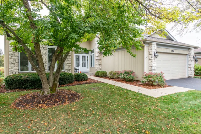 $349,500 | 3068 North Southern Hills Drive, Wadsworth, IL 60083