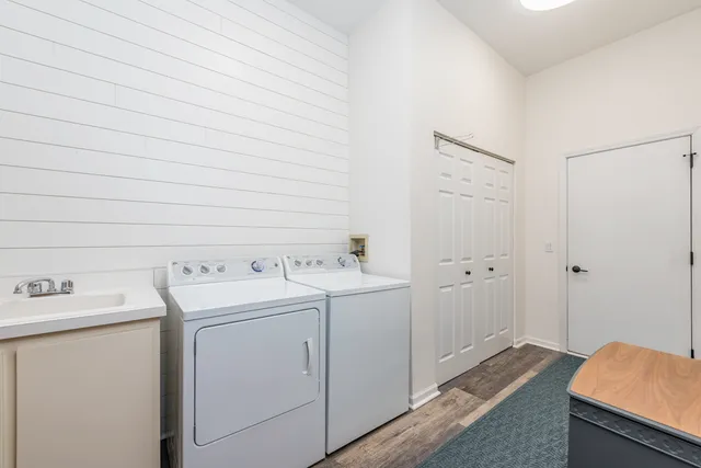 $349,500 | 3068 North Southern Hills Drive, Wadsworth, IL 60083