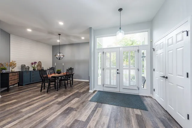 $349,500 | 3068 North Southern Hills Drive, Wadsworth, IL 60083