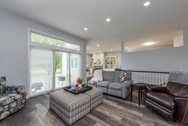 $349,500 | 3068 North Southern Hills Drive, Wadsworth, IL 60083