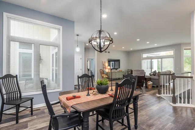 $349,500 | 3068 North Southern Hills Drive, Wadsworth, IL 60083