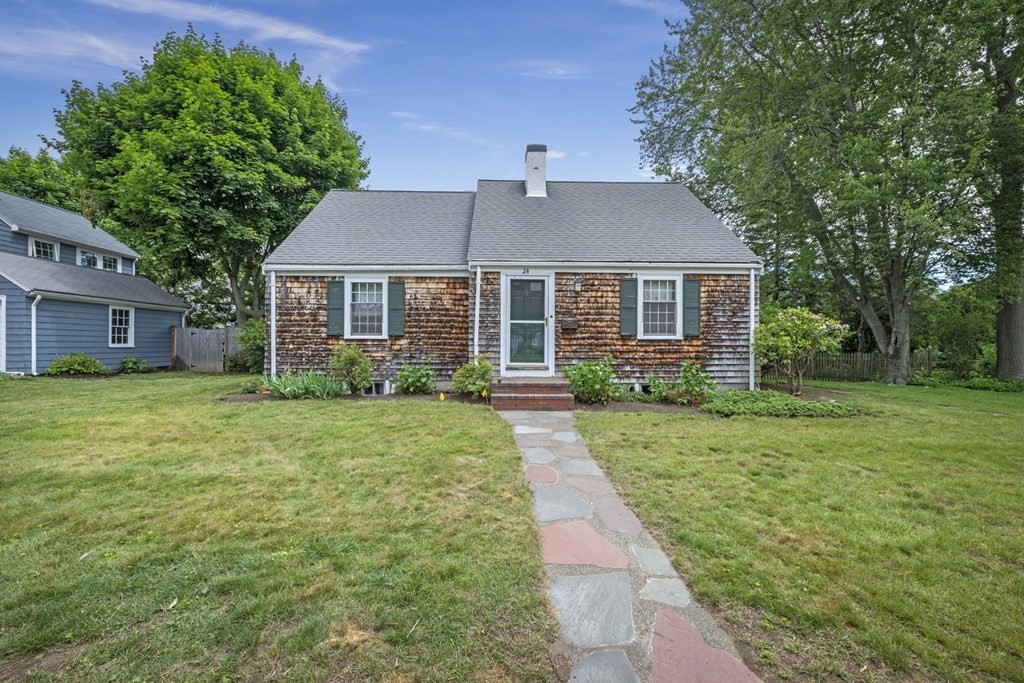 24 Hereford Road Marblehead, MA 01945 - Photo 1 of 34 Gallery Image 1