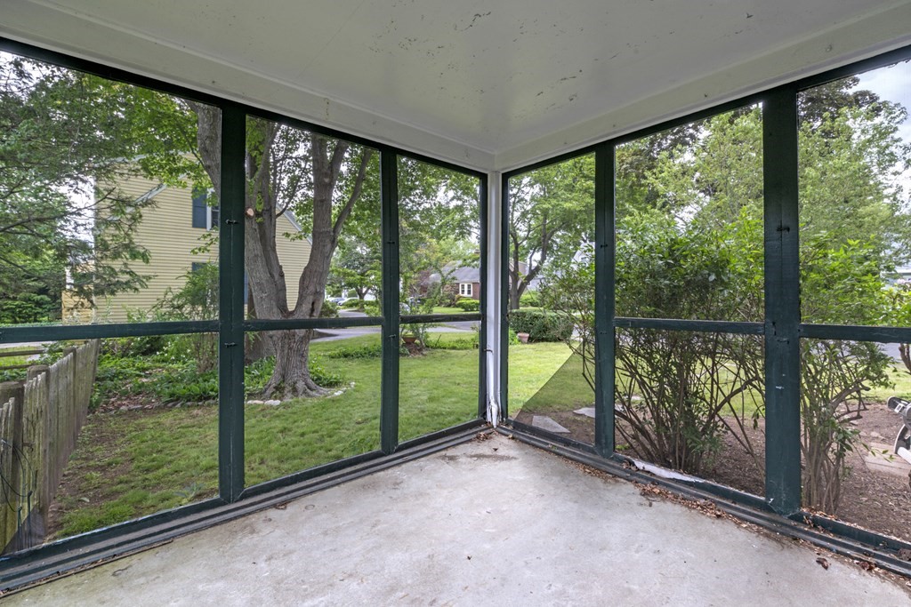 24 Hereford Road Marblehead, MA 01945 - Photo 12 of 34 Gallery Image 12