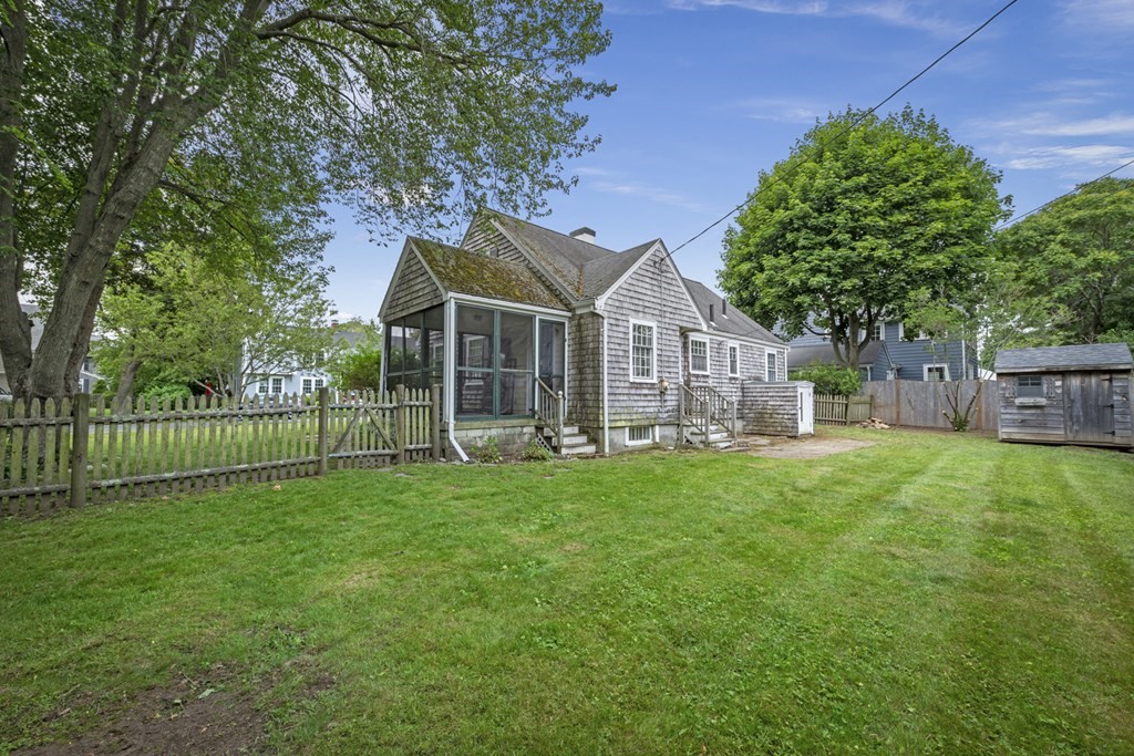 24 Hereford Road Marblehead, MA 01945 - Photo 4 of 34 Gallery Image 4