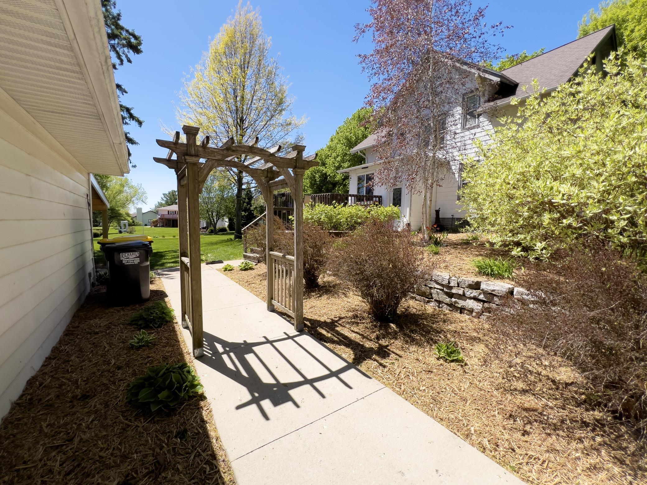 803 South Pine Street Caledonia, MN 55921 - Photo 3 of 33