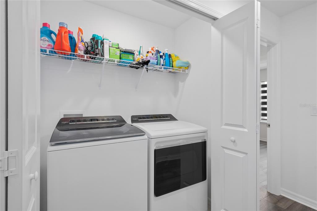 655 Clark Street Oviedo, FL 32765 - Photo 16 of 44 a utility room with dryer and washer