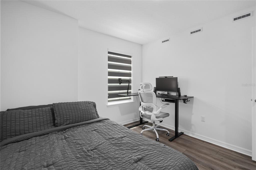 655 Clark Street Oviedo, FL 32765 - Photo 26 of 44 a workspace with furniture and a window