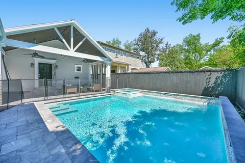 $845,000 | 1122 East 23rd Street, Houston, TX 77009