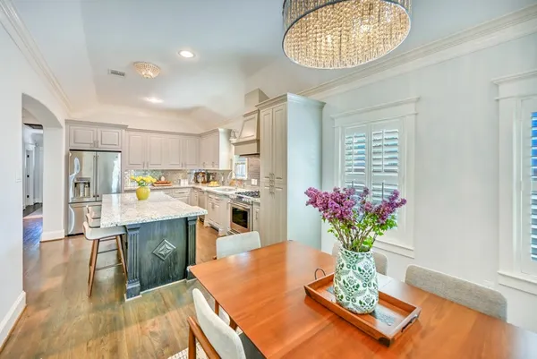 $845,000 | 1122 East 23rd Street, Houston, TX 77009