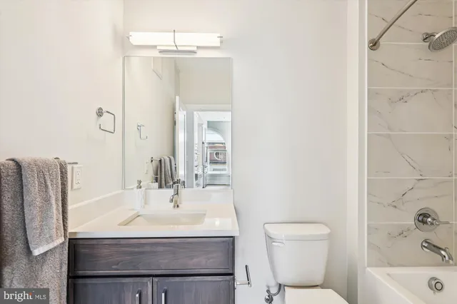 $850,000 | 625 Slaters Lane, Unit 407, Alexandria, VA 22314