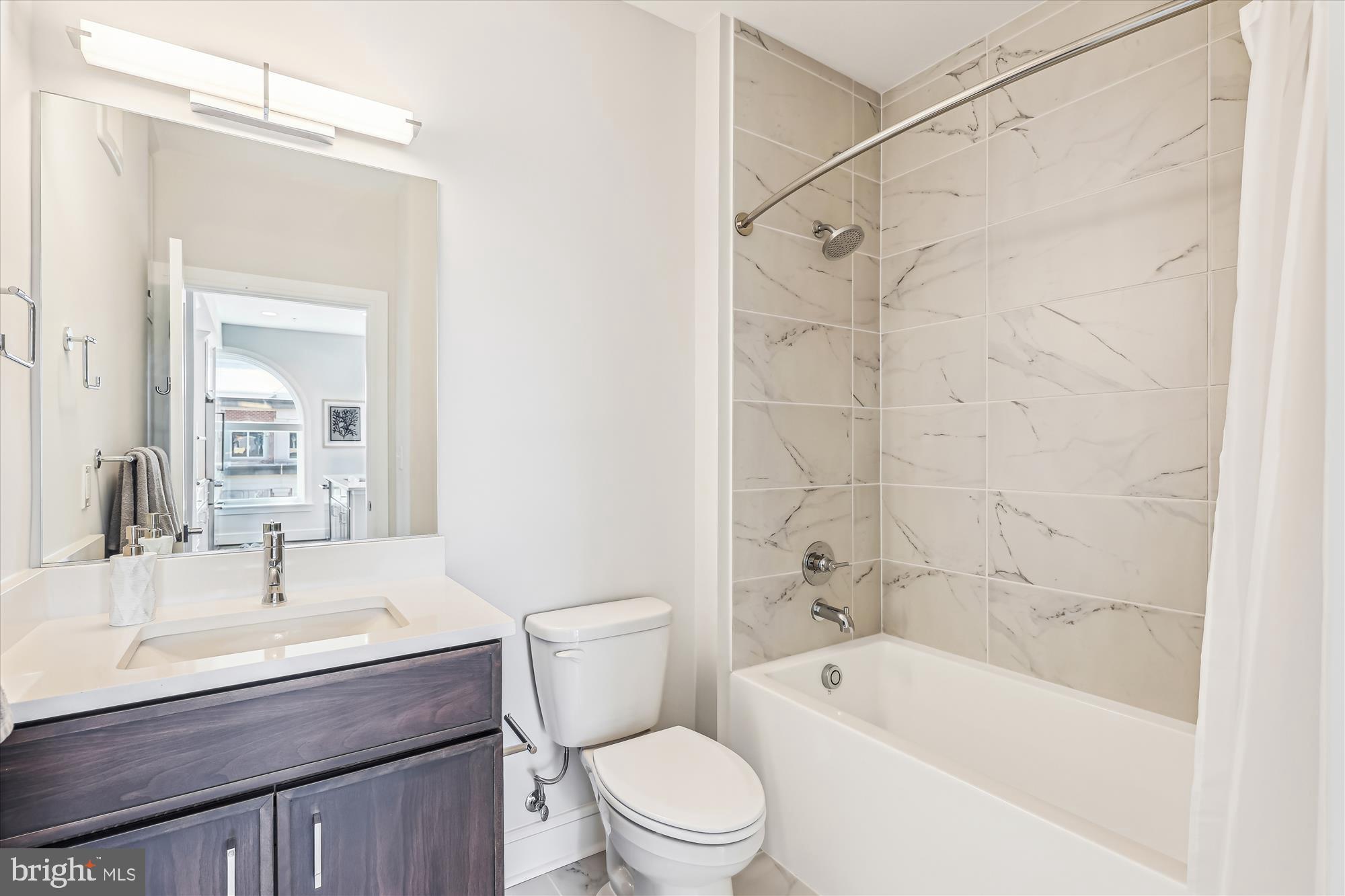 625 Slaters Lane, Unit 407 Alexandria, VA 22314 - Photo 24 of 42 Hall Bath