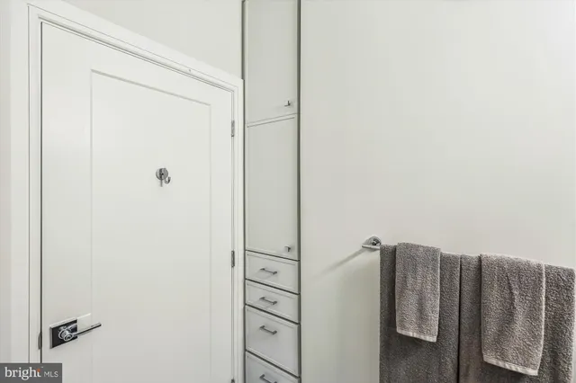 $850,000 | 625 Slaters Lane, Unit 407, Alexandria, VA 22314