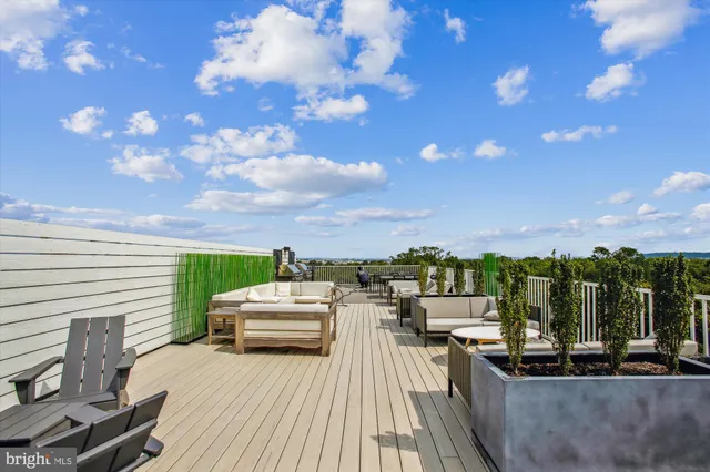 $850,000 | 625 Slaters Lane, Unit 407, Alexandria, VA 22314