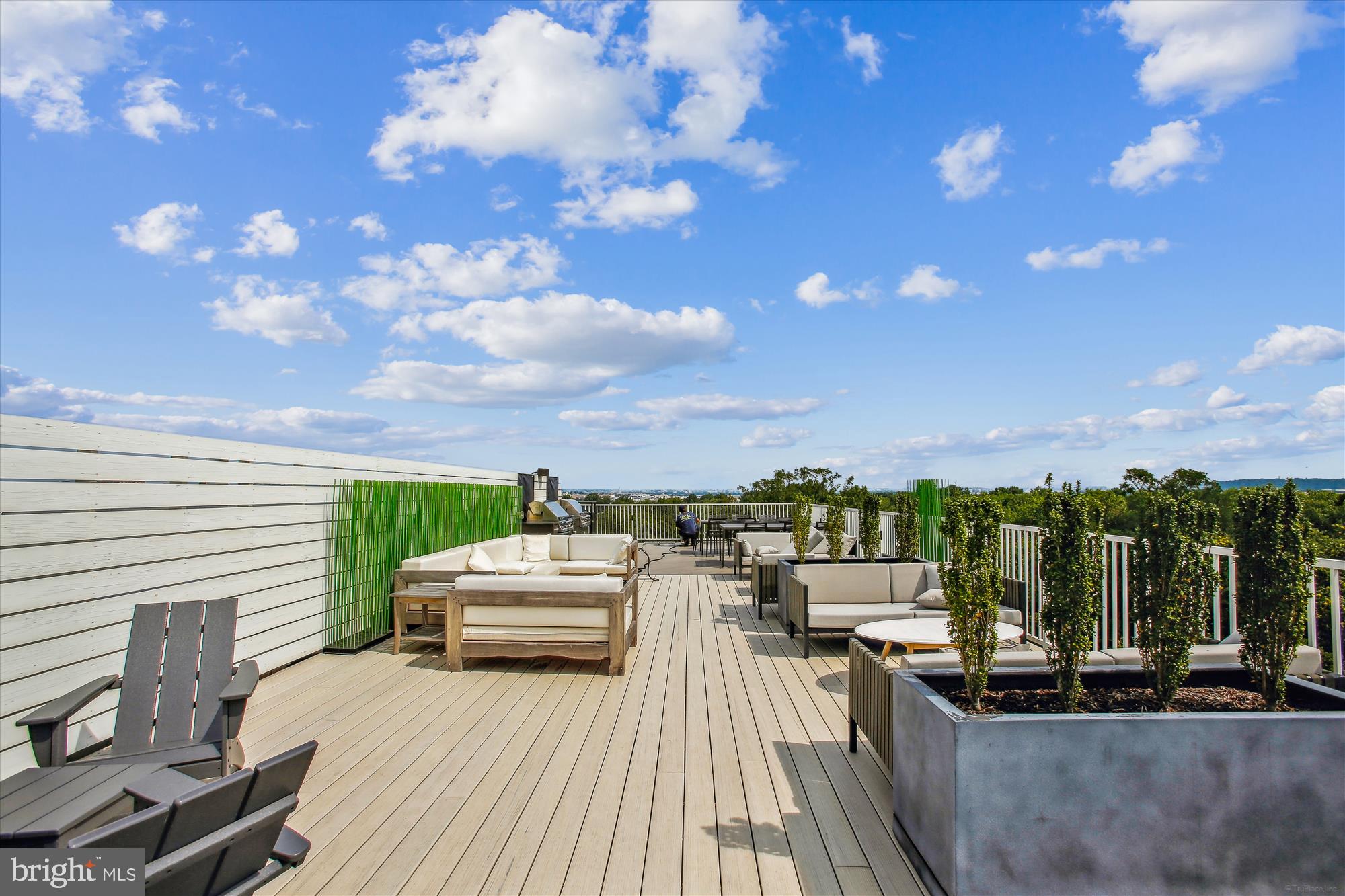 625 Slaters Lane, Unit 407 Alexandria, VA 22314 - Photo 29 of 42 Ideal setup with grills and plentiful seating