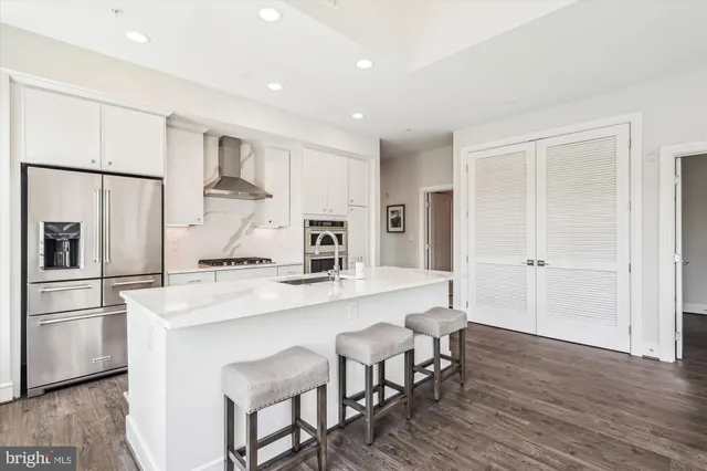 $850,000 | 625 Slaters Lane, Unit 407, Alexandria, VA 22314