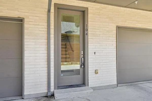 $3,300 | 5954 Lewis Street, Unit 104, Dallas, TX 75206