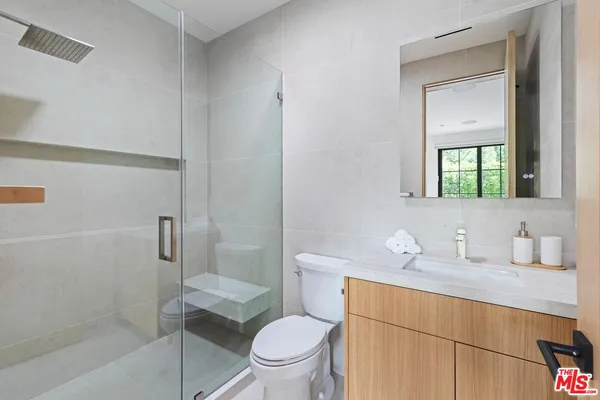 a view of a tennis court