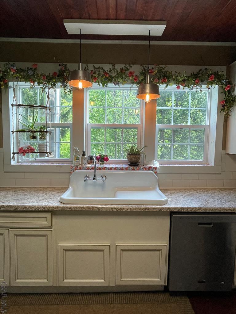 119 Comps Road Fairhope, PA 15538 - Photo 17 of 57