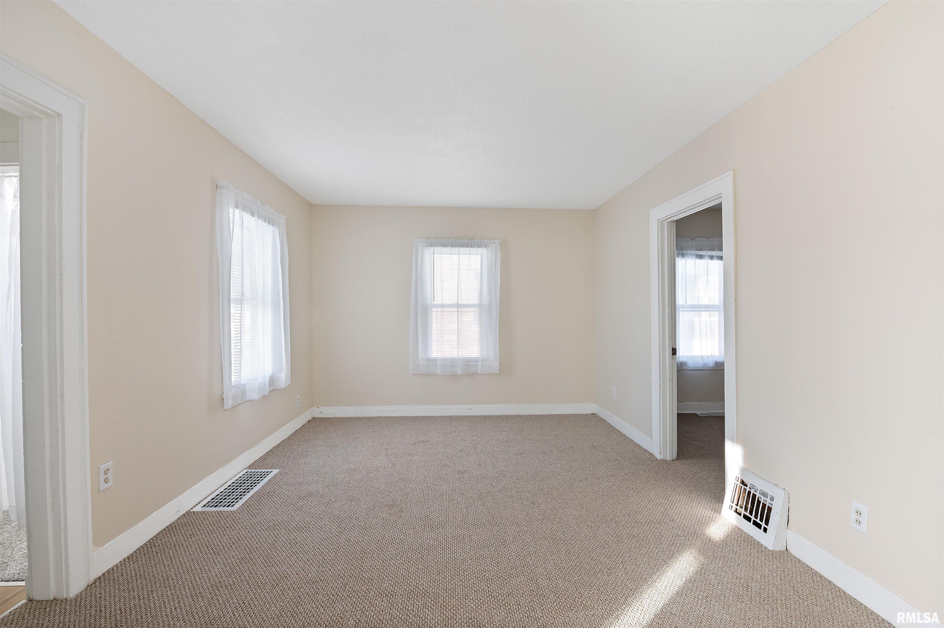 2045 42nd Street Rock Island, IL 61201 - Photo 2 of 12