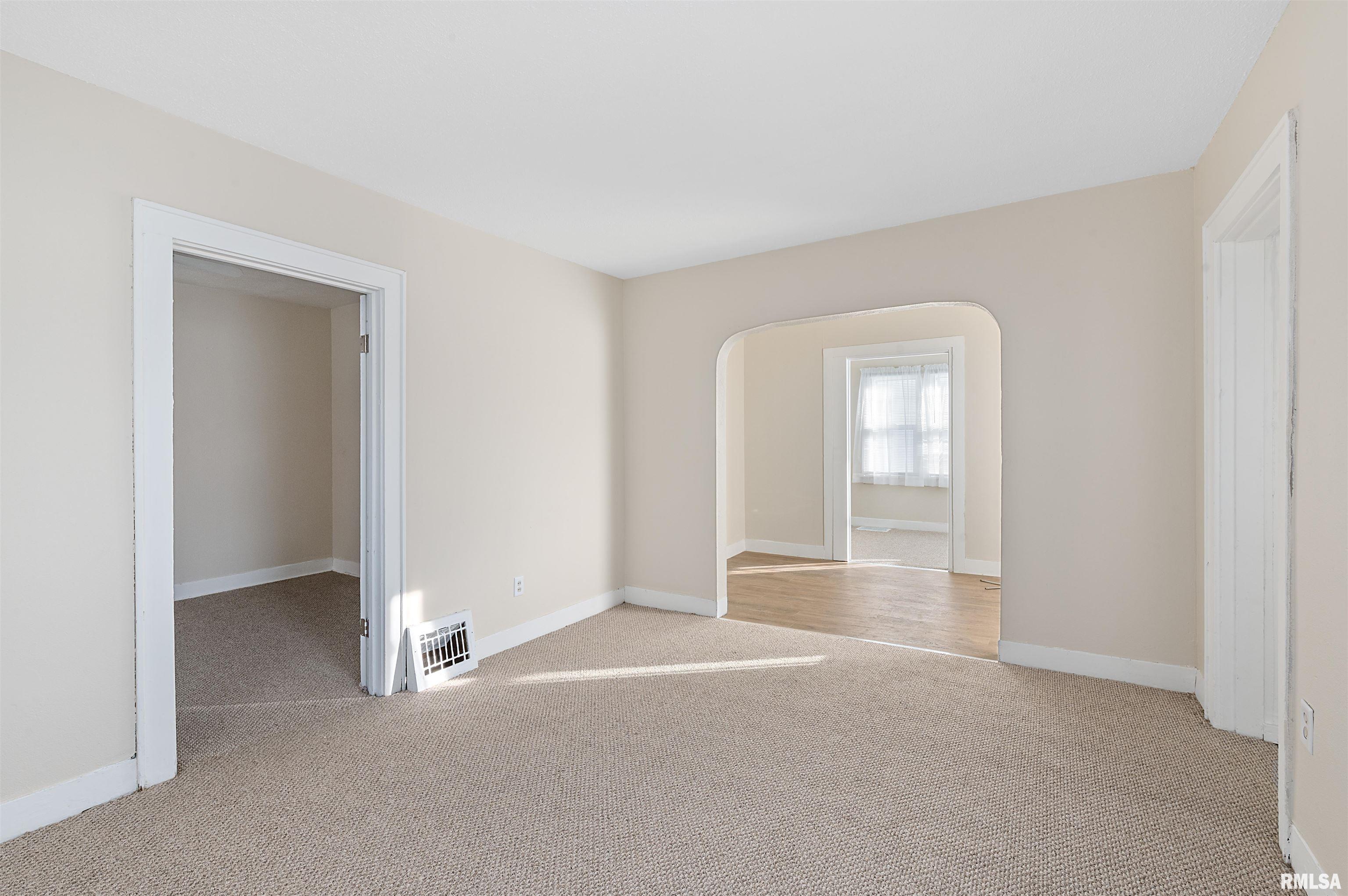 2045 42nd Street Rock Island, IL 61201 - Photo 5 of 12