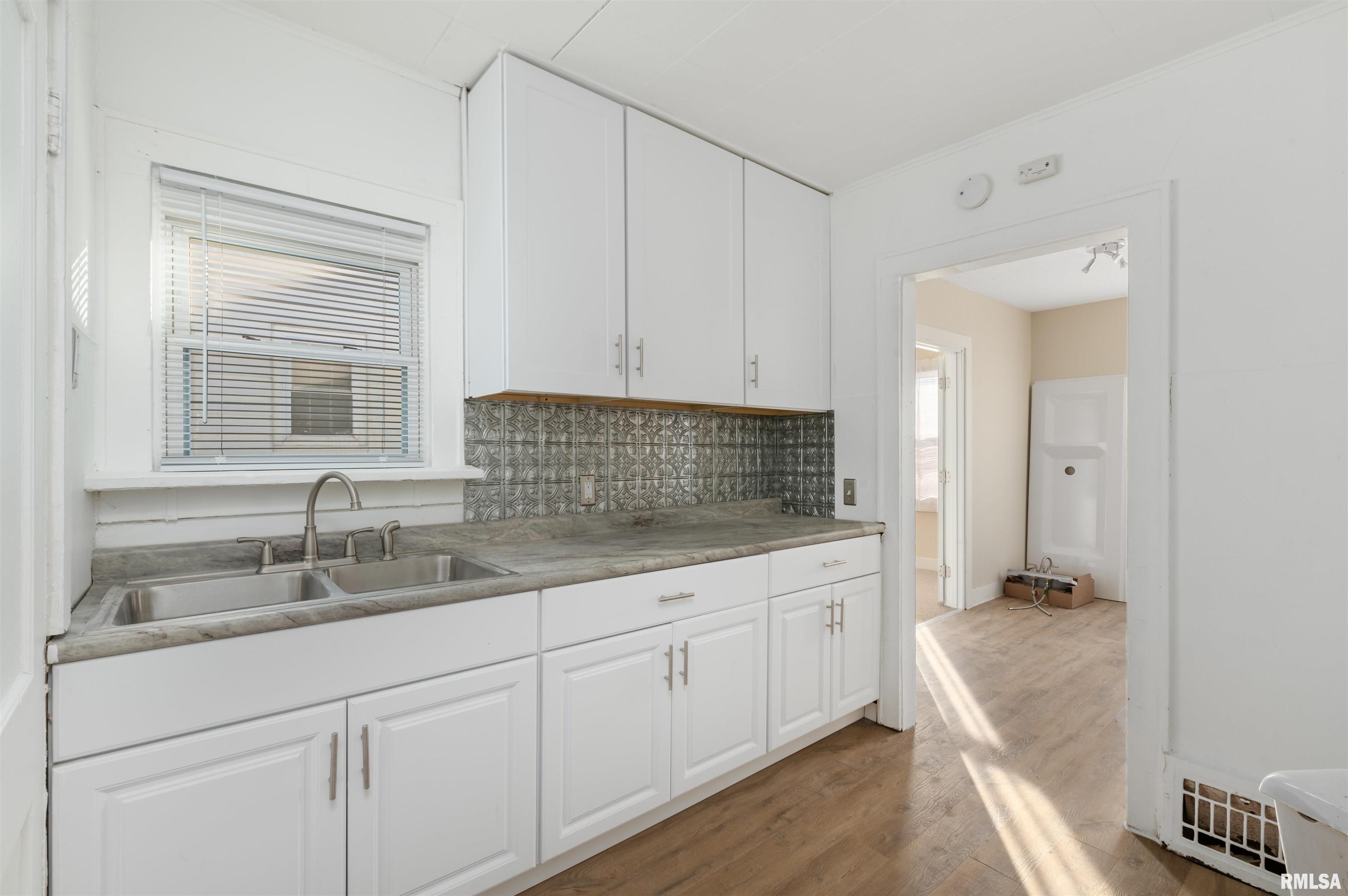 2045 42nd Street Rock Island, IL 61201 - Photo 9 of 12