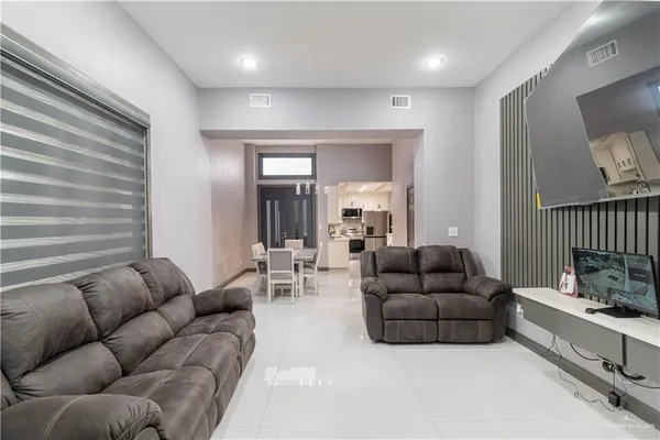 $1,950 | 814 Cimarron Drive, Mission, TX 78572