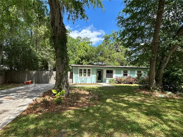 $2,250 | 816 Northeast 9 Avenue, Gainesville, FL 32601