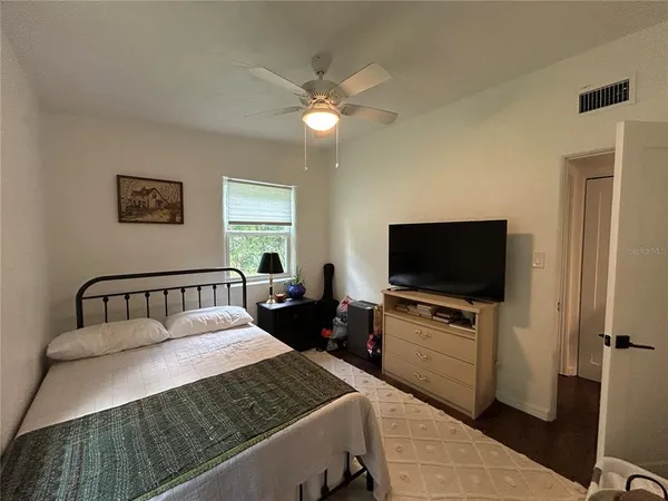 $2,250 | 816 Northeast 9 Avenue, Gainesville, FL 32601