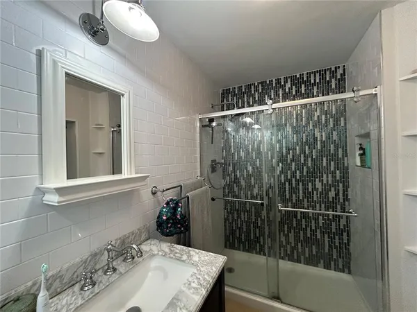 $2,250 | 816 Northeast 9 Avenue, Gainesville, FL 32601