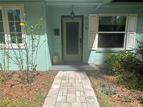 $2,250 | 816 Northeast 9 Avenue, Gainesville, FL 32601