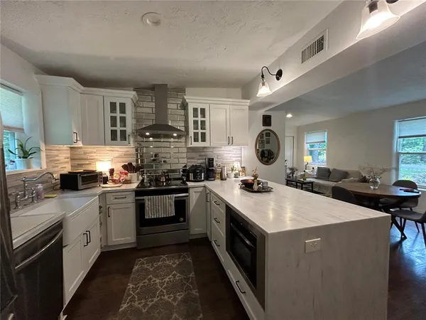 $2,250 | 816 Northeast 9 Avenue, Gainesville, FL 32601