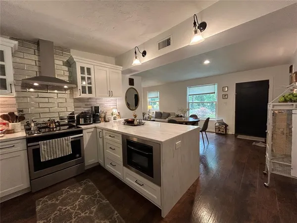 $2,250 | 816 Northeast 9 Avenue, Gainesville, FL 32601