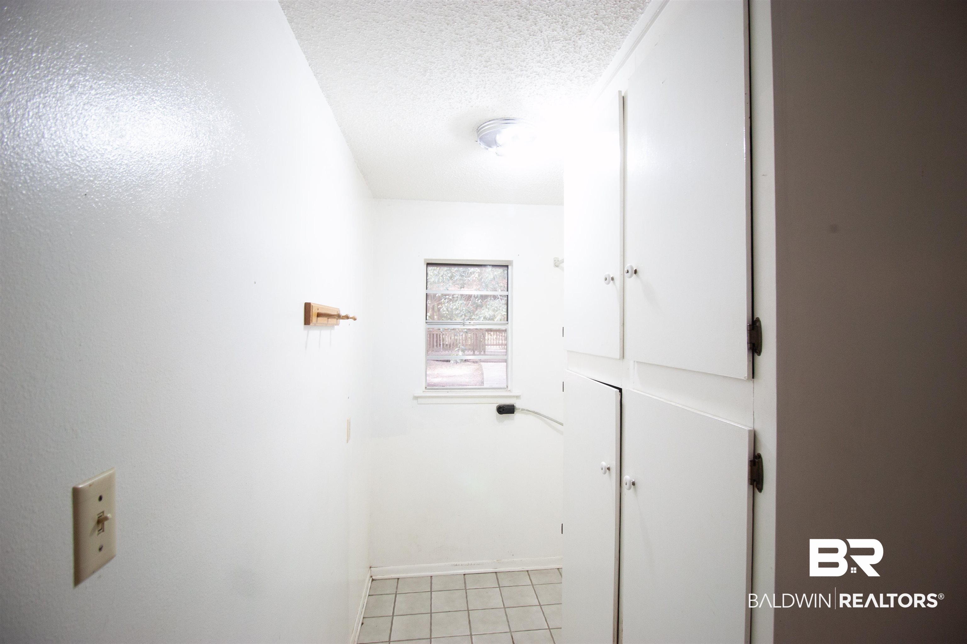 9565 Hildreth Drive Elberta, AL 36530 - Photo 8 of 15 Bathroom