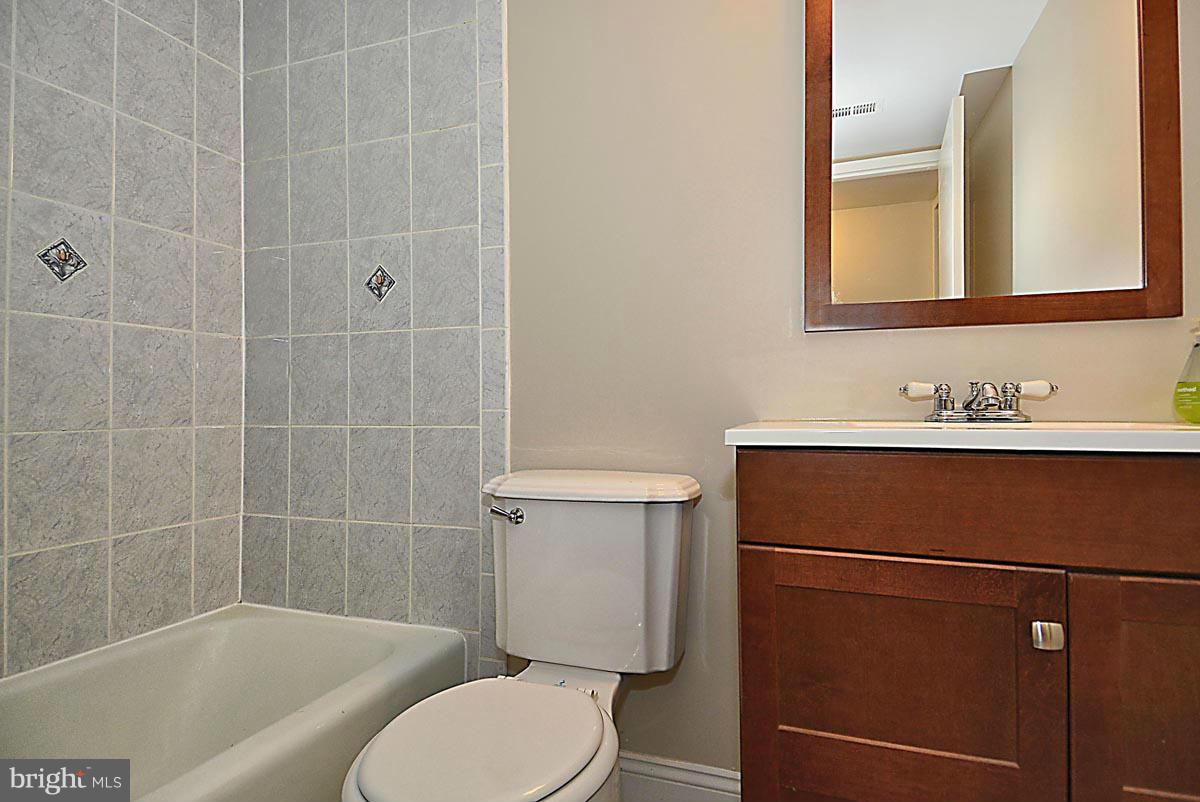 1413 Northgate Square, Unit 2A Reston, VA 20190 - Photo 12 of 23 Bath