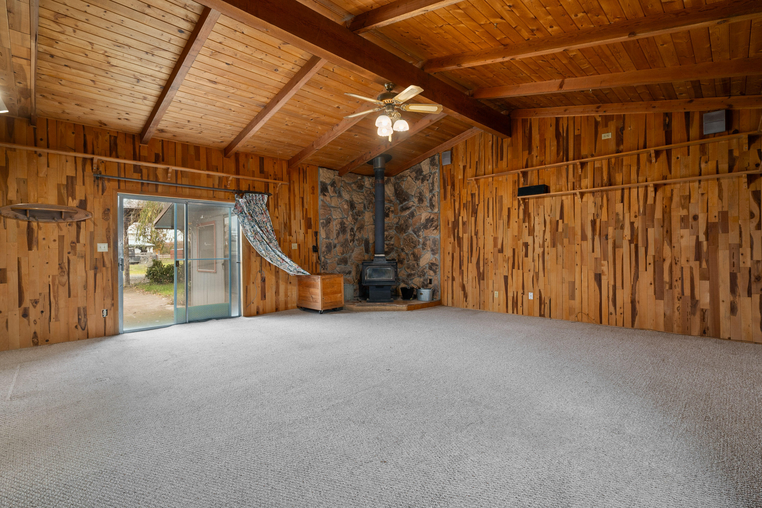 5209 Beagle Road White City, OR 97503 - Photo 28 of 48 5209BeagleRd-023