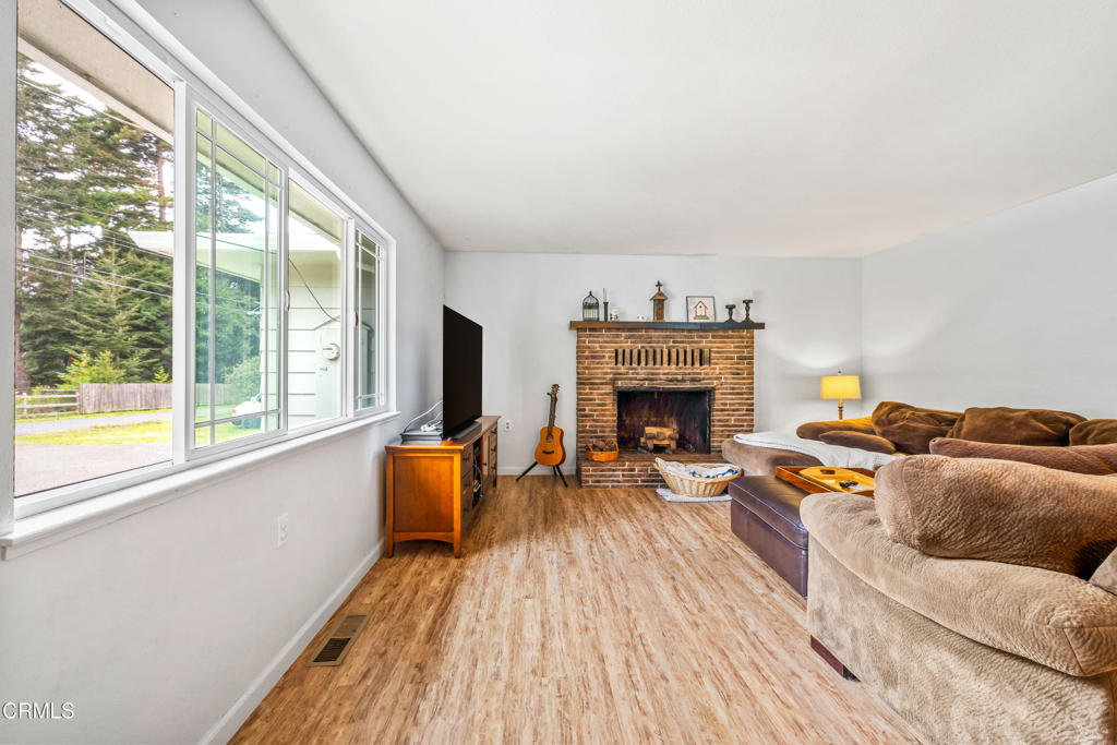 32350 Ellison Way Fort Bragg, CA 95437 - Photo 15 of 30 South Facing Living Room