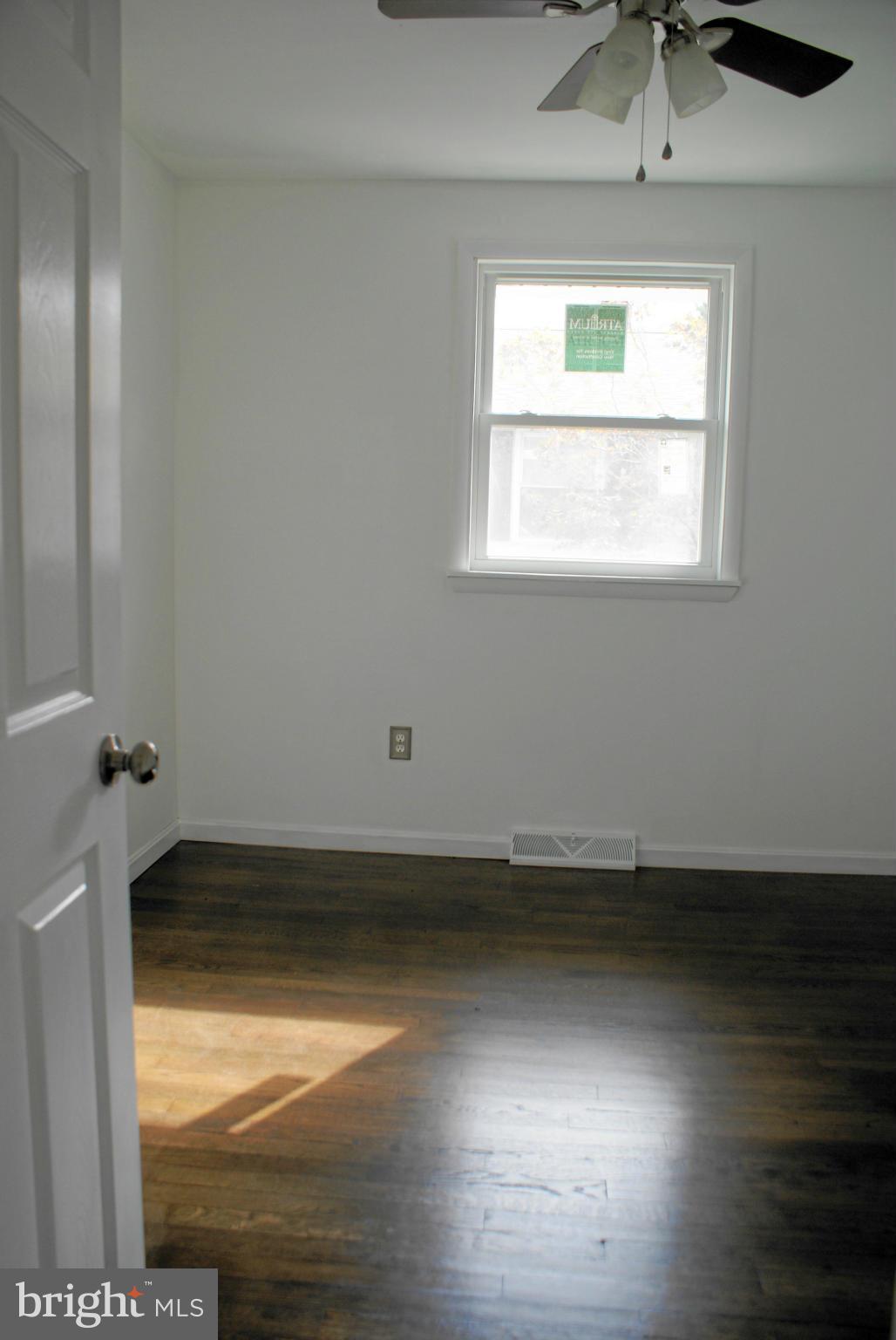 231 Atlanta Road Pasadena, MD 21122 - Photo 19 of 30 Bedroom