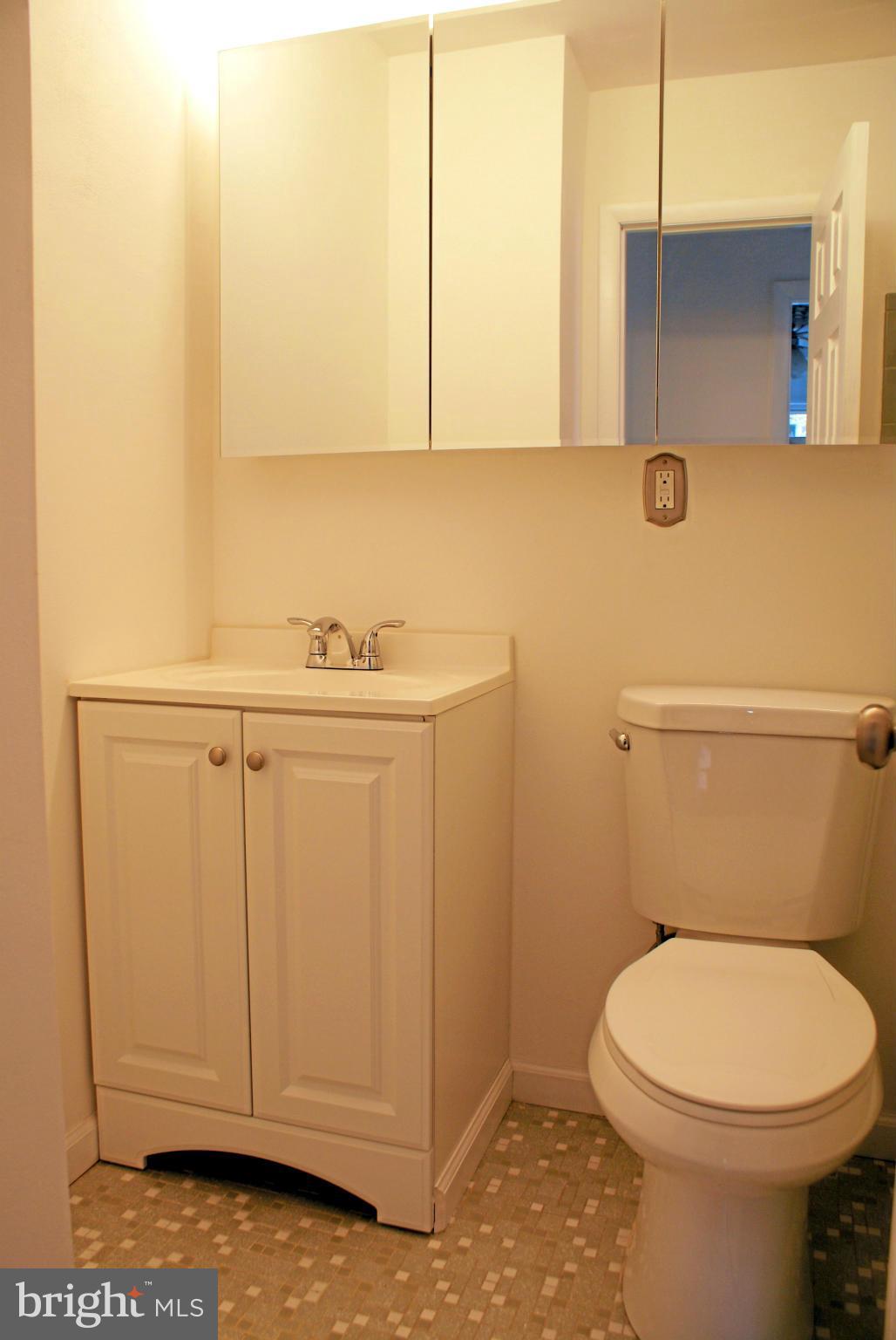 231 Atlanta Road Pasadena, MD 21122 - Photo 20 of 30 Bath