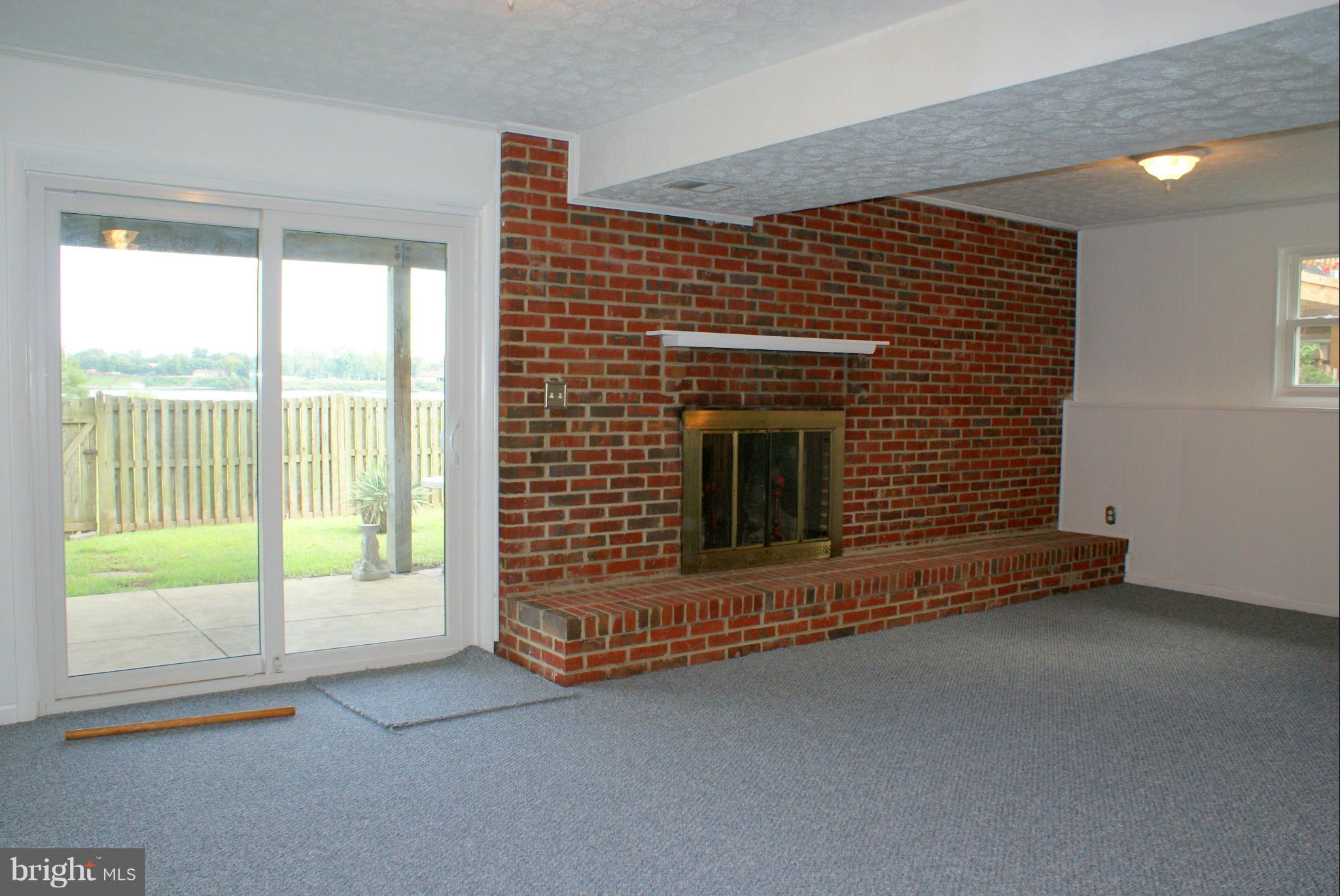 231 Atlanta Road Pasadena, MD 21122 - Photo 22 of 30 Family Room