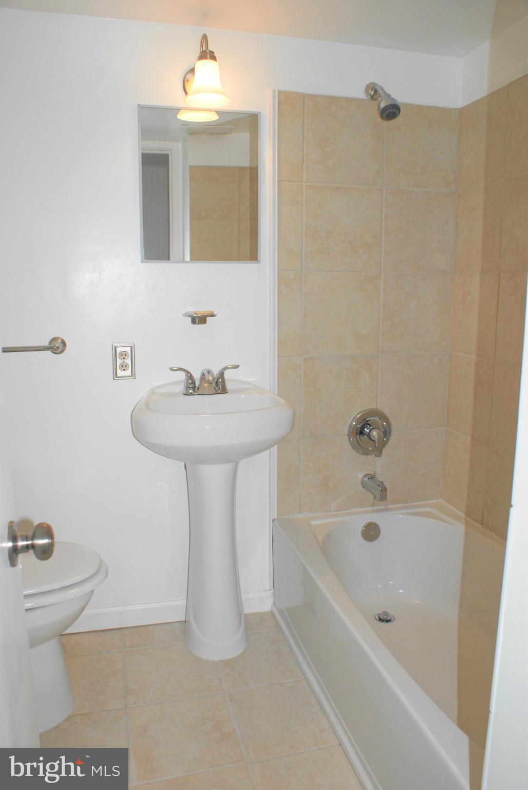 231 Atlanta Road Pasadena, MD 21122 - Photo 26 of 30 Bath